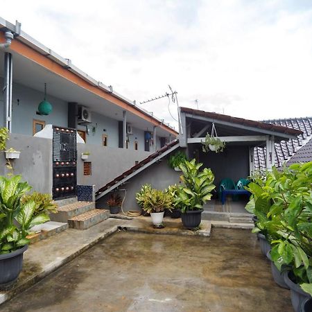 Reddoorz Syariah Near Rs Advent Bandar Lampung Hotel Exterior photo