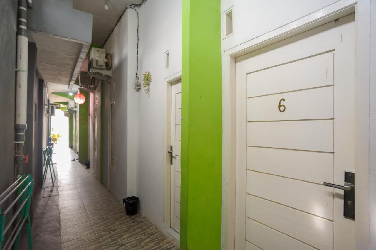 Reddoorz Syariah Near Rs Advent Bandar Lampung Hotel Exterior photo