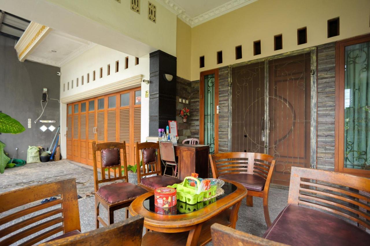 Reddoorz Syariah Near Rs Advent Bandar Lampung Hotel Exterior photo